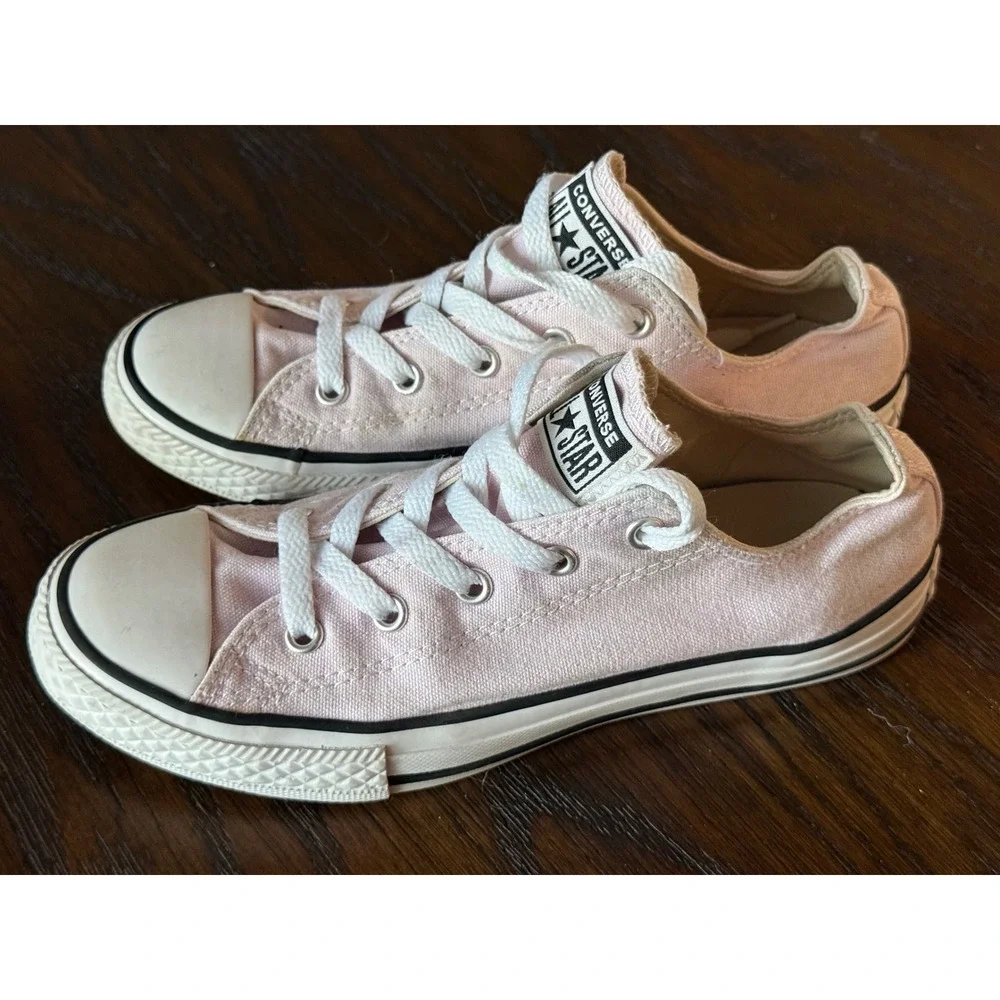 Converse Chuck Taylor All Star Kids Size 3 Pink Low Top Sneakers 664580F